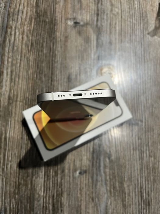 iPhone 12 dakument karobka ideal