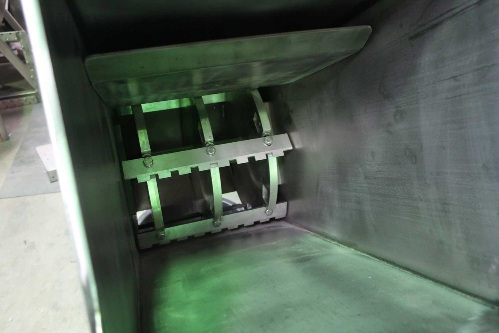 Измельчитель-дробилка монолитов масла и какао (УИМ), роторный