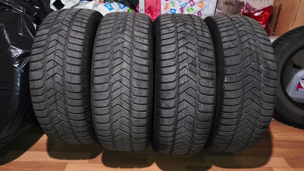 Продавам 4 зимни гуми Pirelli SottoZero 3 225/50/18 99H