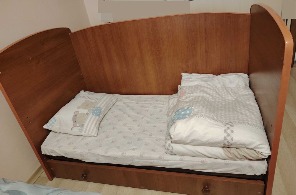 Дървена кошара на две нива