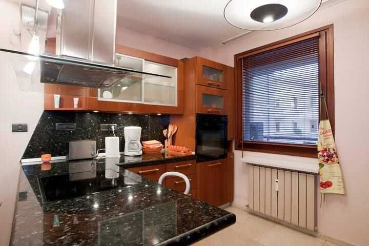 Дава се под наем Мезонет в София, Хиподрума - 130 кв.м за 847.62 € - Снимка #2