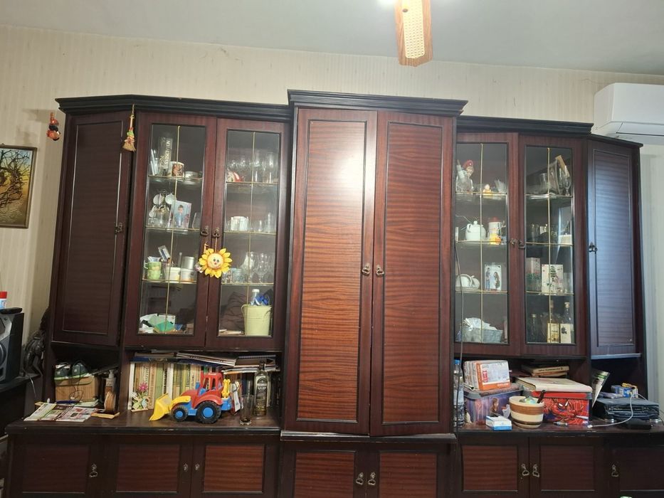 Холна секция супер запазена