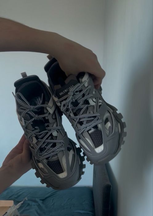Чисто нови лед  баленсиага трак/ led balenciaga track