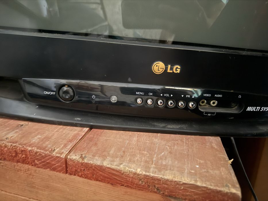 телевизор LG состояние отличное