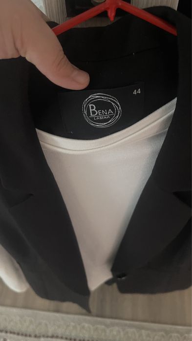 Продам чёрную желетку