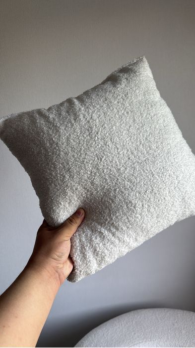 Продам кресло белого цвета