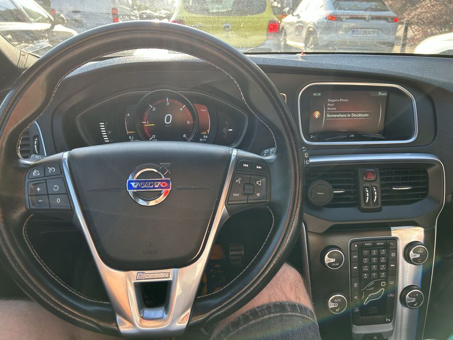 Volvo V40 2015 D2 R Design