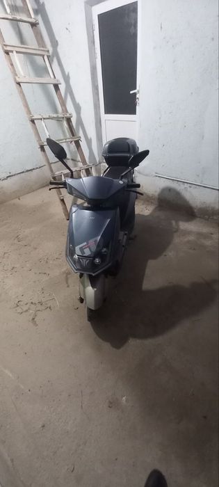 Elektro skuter sotiladi