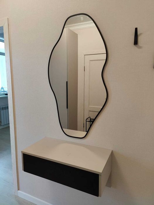 Консоль с выдвижным ящиком