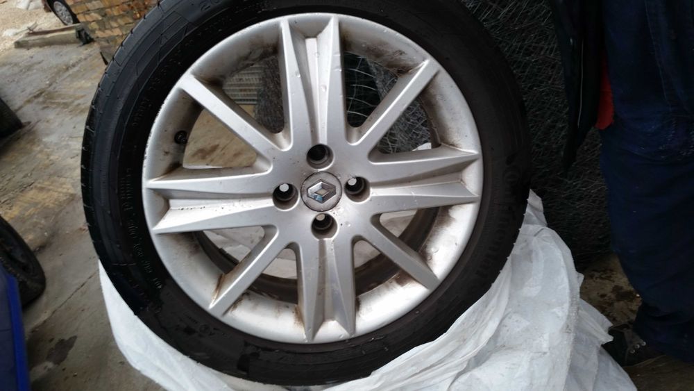 Продавам джанти с гуми за Рено 205/50/17