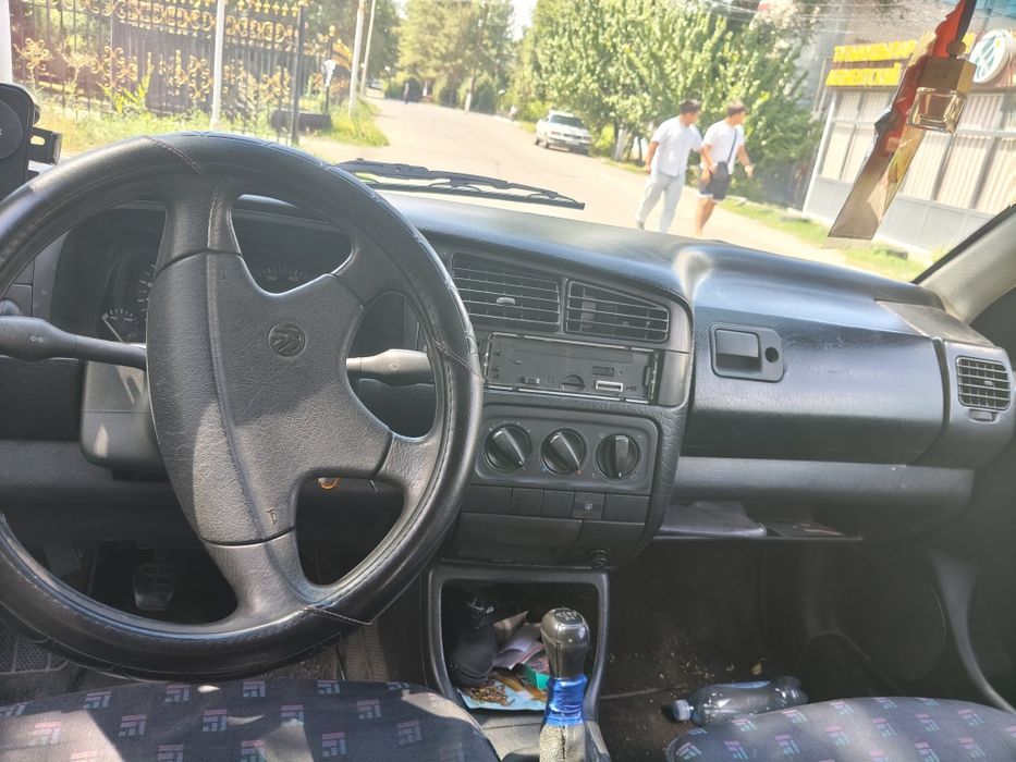 Фольтсваген Гольф 3