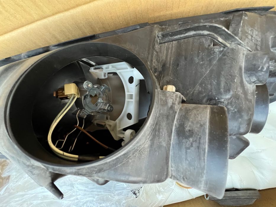 Десен фар за C4 picasso