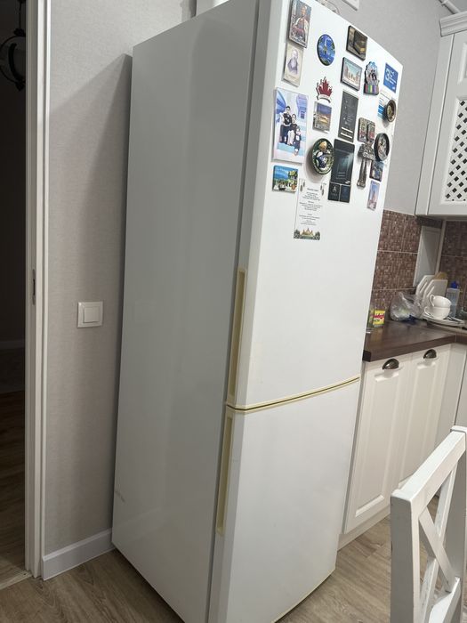 Продается холодильник LG