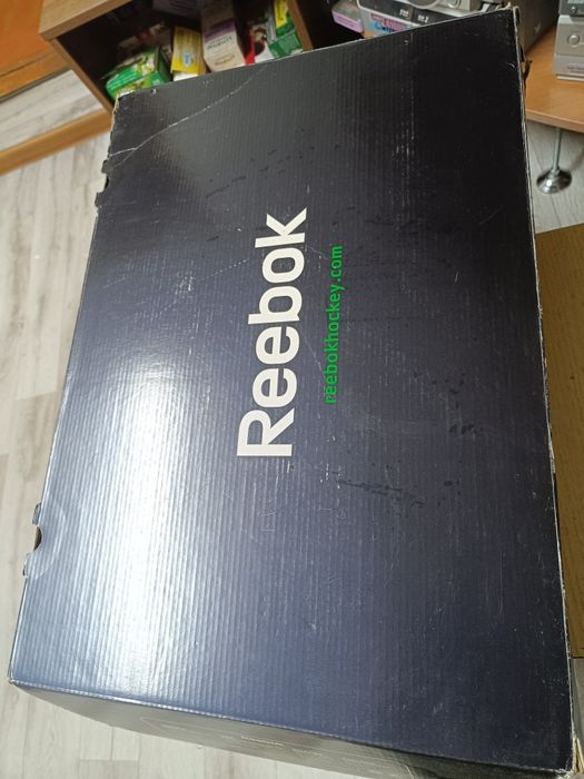 Продаются коньки хоккейные. Фирма Reebok.