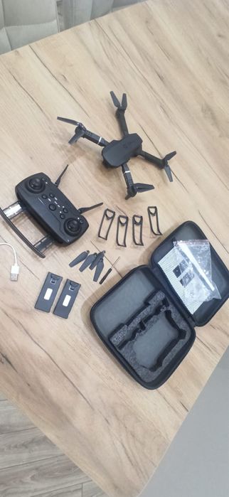 Дрон с двумя поворотными камерами