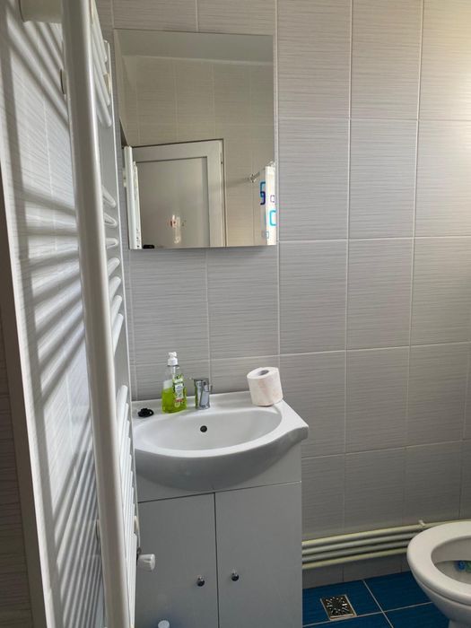 Inchiriez Hala Pitesti