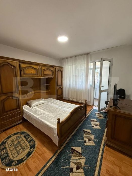 Apartament 3 camere, decomandat, Zona 9 Mai, Et 2