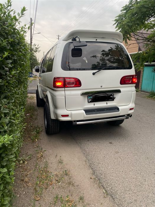 Продам Mitsubishi Delica, 1995 года