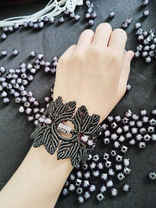 Браслеты ручной работы