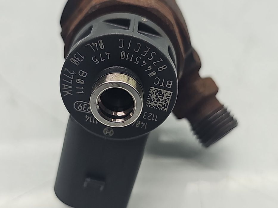 Injector Volkswagen Golf 7 (5G) [Fabr 2014-prezent] 04L130277AK 2.0 TD