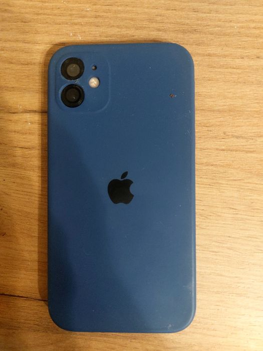 Продам iPhone 11 срочно