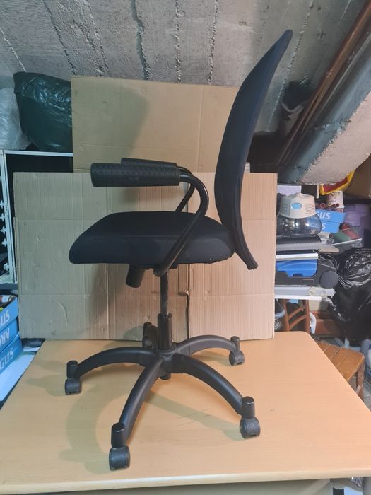 Офис стол въртящ се