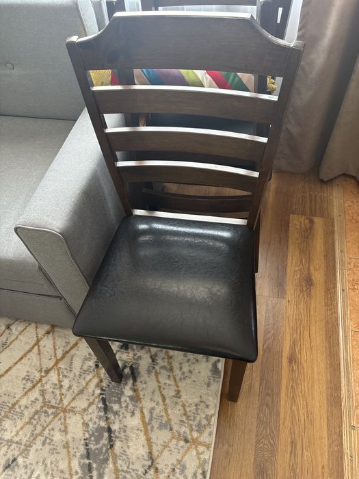 Продам стулья дубовые деревянные