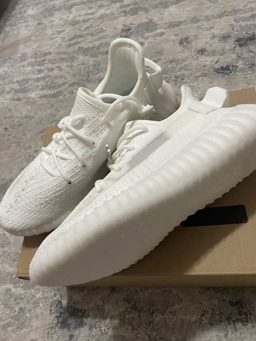 Vand adidasi Yeezy 350