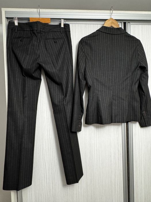 Se vinde costum , Sacou si rochia catifea