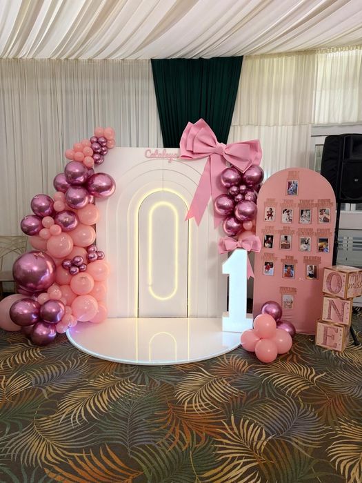 Aranjamente și Decoratiuni Florale/Baloane Botez&Majorat de Închiriat