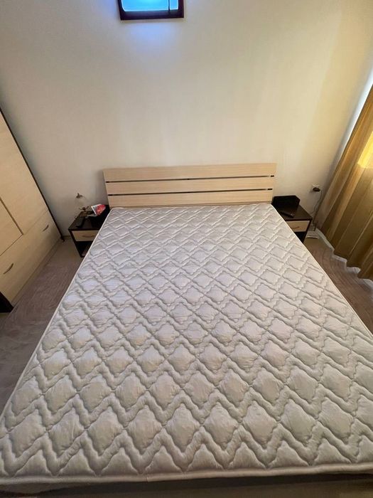 Продавам легло с матрак 160/200 см
