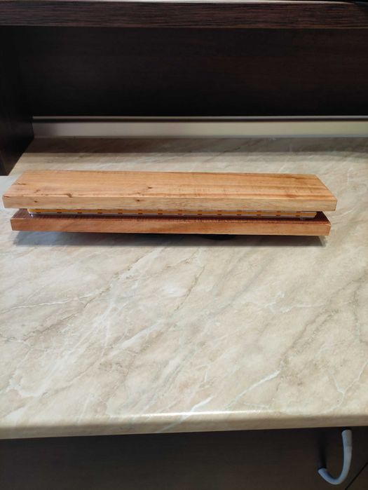 Лед лампа от дърво