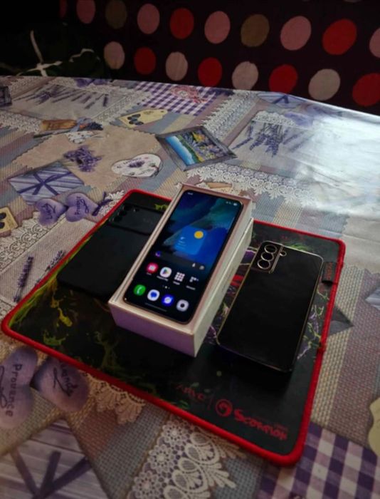 Vând Samsung S21 FE