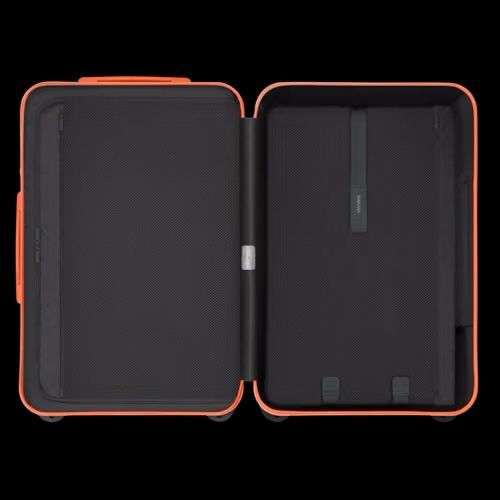 RIMOWA Essential — Gloss Orange