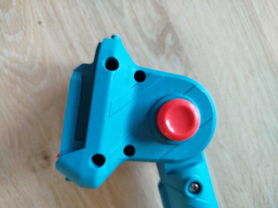 Верижен трион, ножица за клони и телескопичен прът 3в1