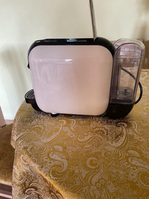 Кафе машина Delonghi u за капсули Lavazza