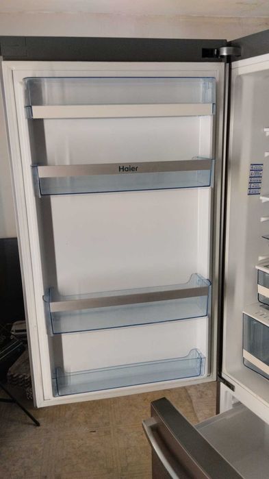 Продавам Хладилник Haier