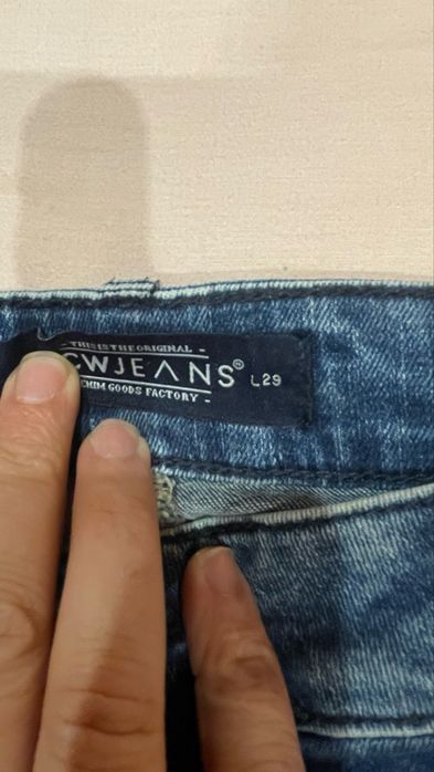 Продавам дънки размер 34