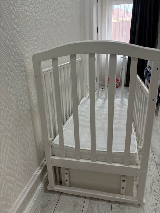 Детская кроватка манеж