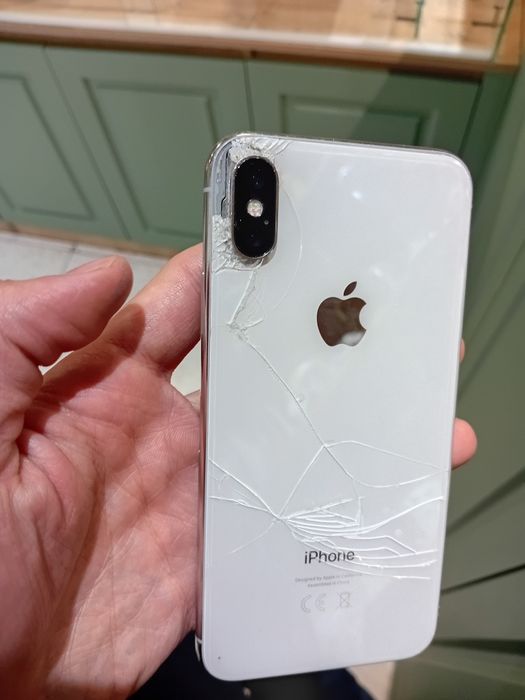 Продам iPhone X с зарядкой рабочий