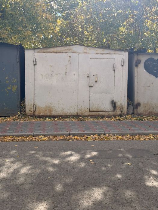 Гараж металлический возле Гулливера