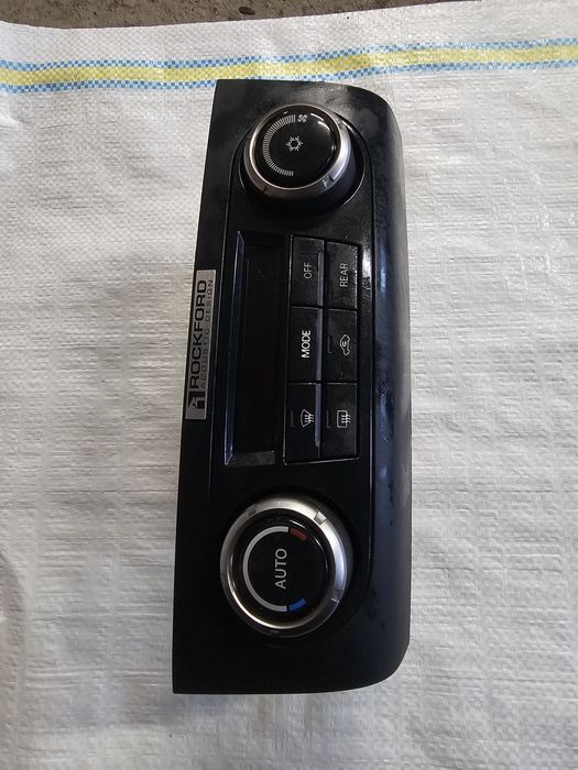 Panou Comanda AC Clima Mitsubishi Shogun Pajero 2006 - 2011 7820A139XA