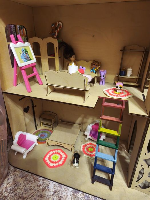 Продается кукольный домик