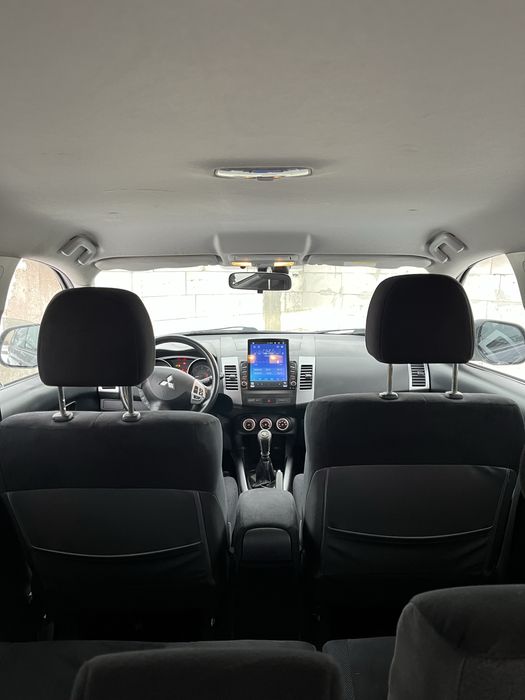 Vând Mitsubishi Outlander 2.0 d 4x4