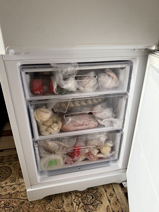 Indesit холодильник