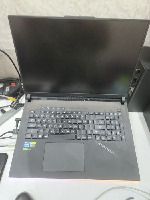 Asus ROG Strix SCAR G18  4090