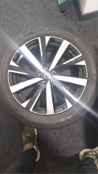 Jante Volvo XC90 R20 T8 Plug-in Hybrid Originale Continental vara2025