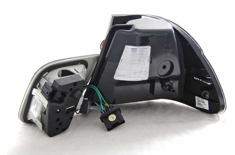 Triple E46 NFL LED Fumurii Sedan