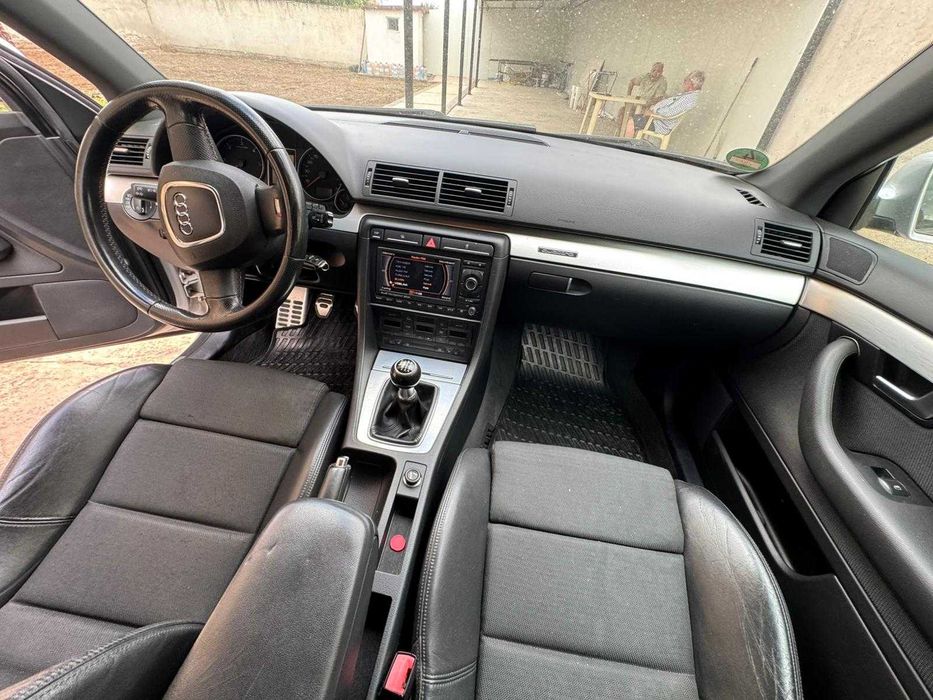 Audi A4 S-line quattro