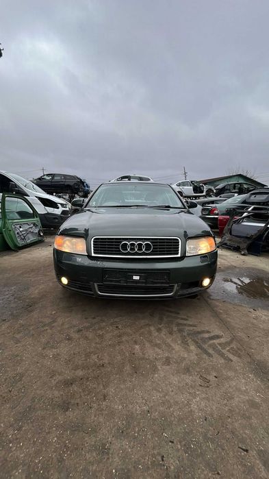 Dezmembrez Audi A4 B6 berlina an 2003 1.9 tdi 131cp